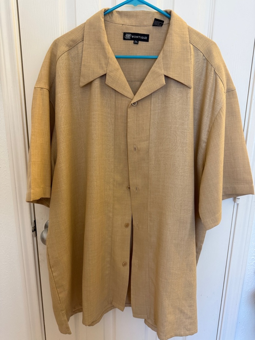 Montique Men's Casual Short-Sleeve Button-Down Shirt in Tan